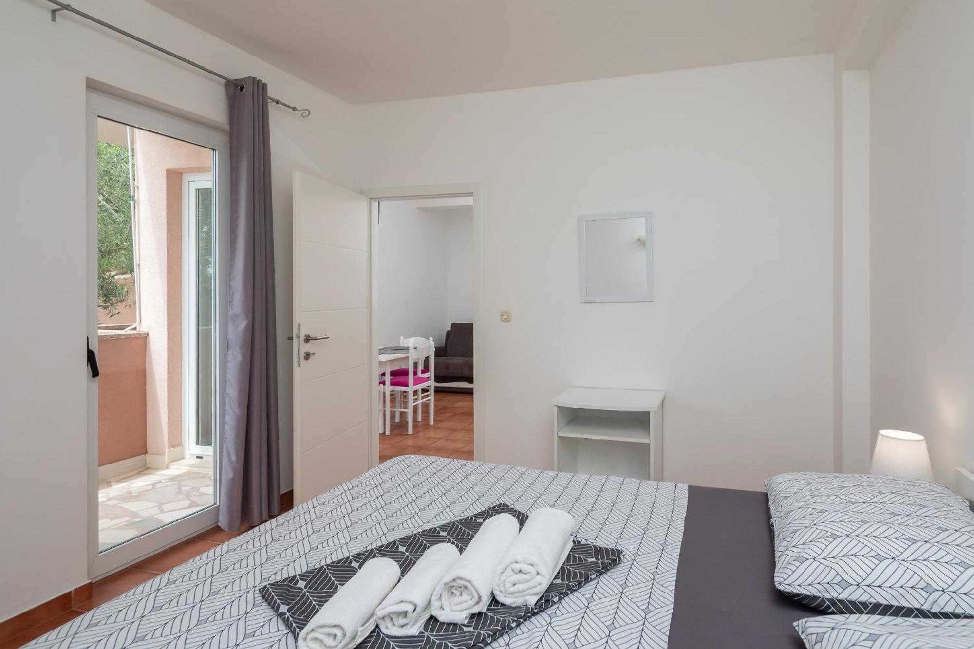 Adriatic Blue Apartments Lokva Rogoznica Exterior photo